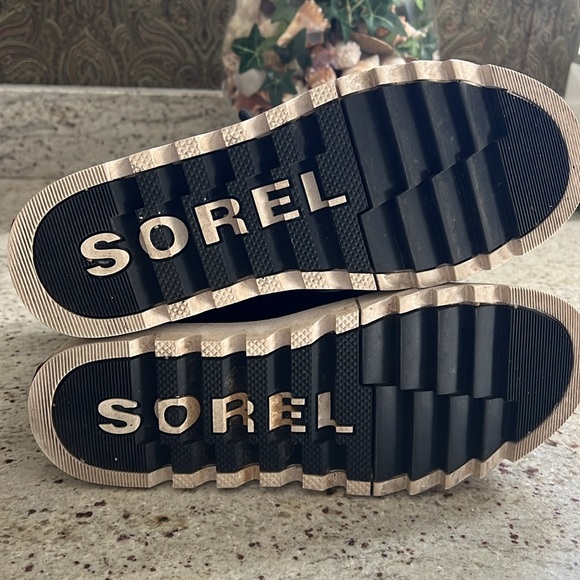 SOREL size 8 winter boots - Picture 5 of 6